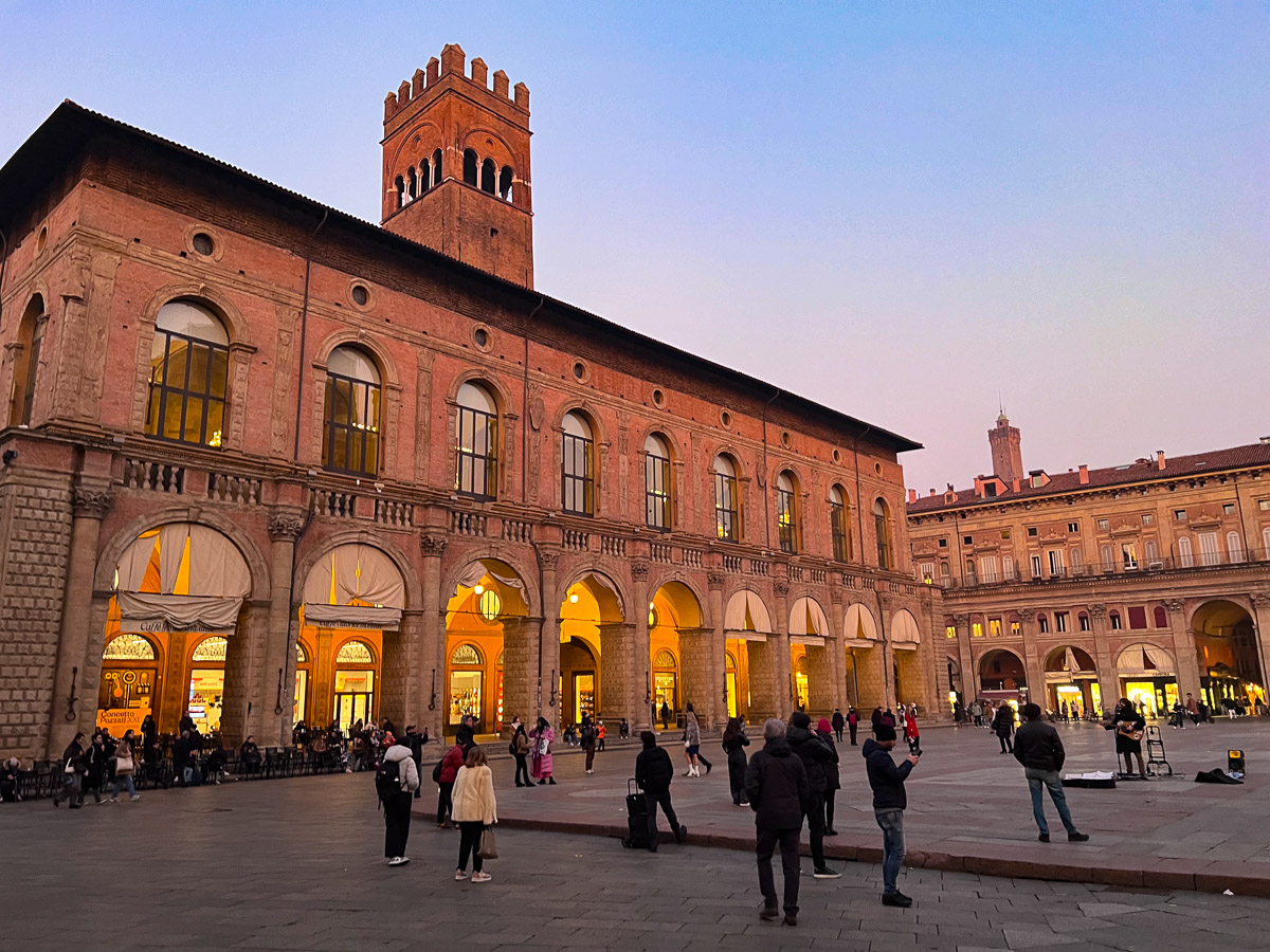 Piazza Maggiore, Bologna