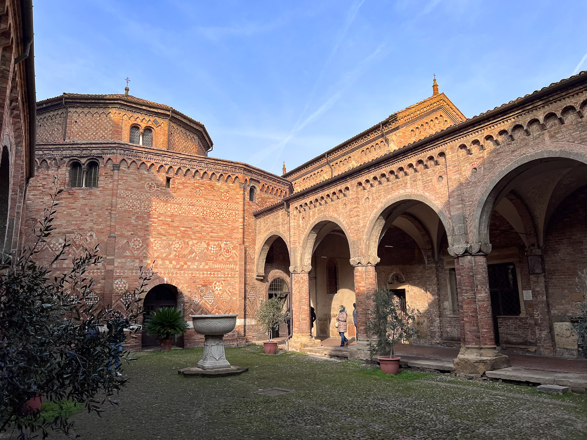 Interior Court of Basilica santuario Santo Stefano, Bologna