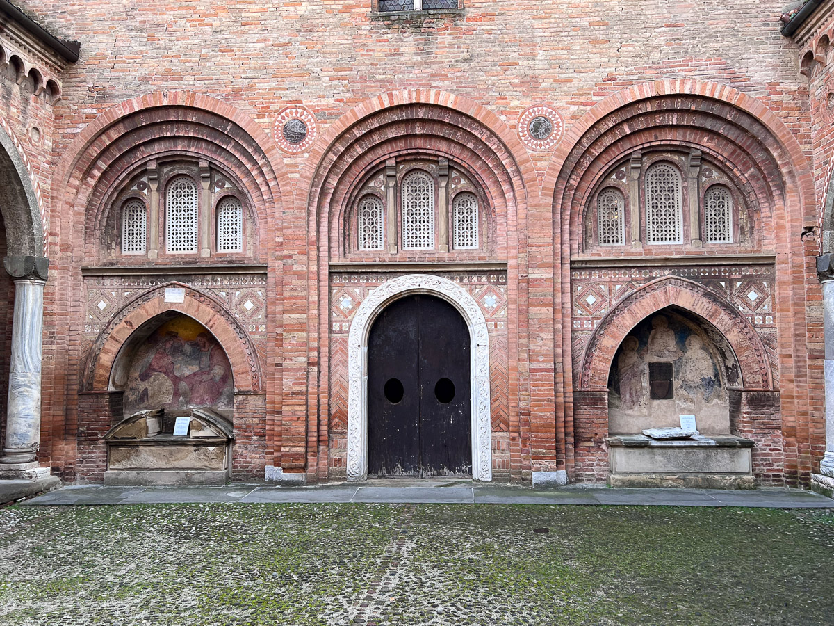 Interior Court of Basilica santuario Santo Stefano, Bologna