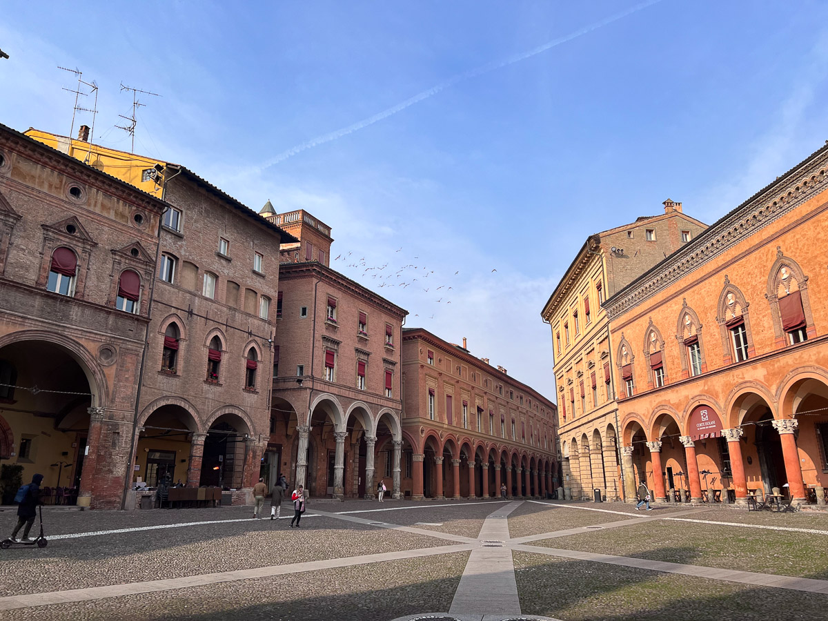 Court of Basilica santuario Santo Stefano, Bologna
