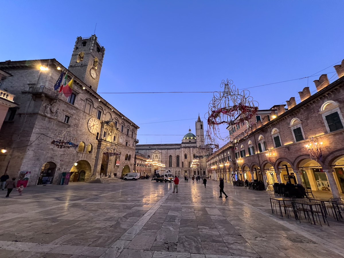 Piazza Popolo - Ascoli-Piceno