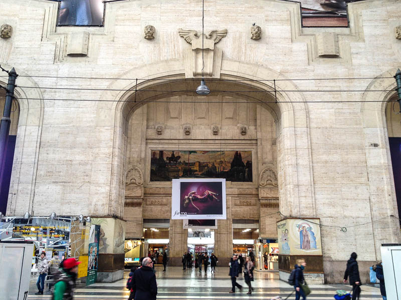 Train station, Main hall