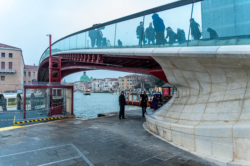 Pont de la Constitution