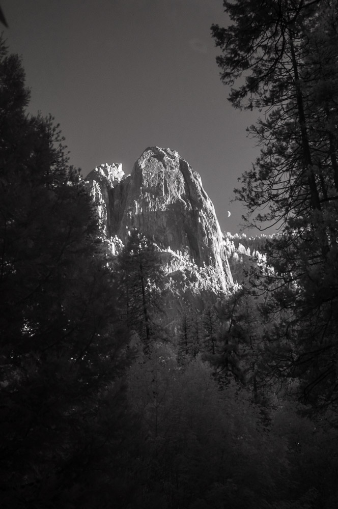 Yosemite National Park - Moonrise